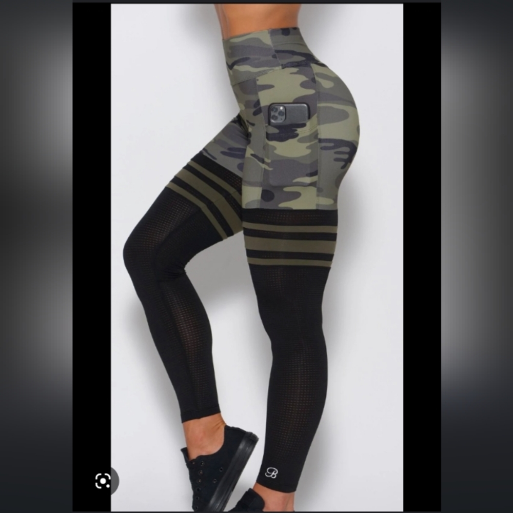 NWT Bombshell Sportswear Pocket Thigh Camo L